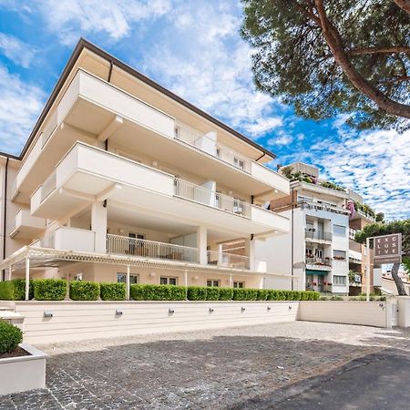 Hotel & Residence Exclusive Marina Di Carrara Exterior photo
