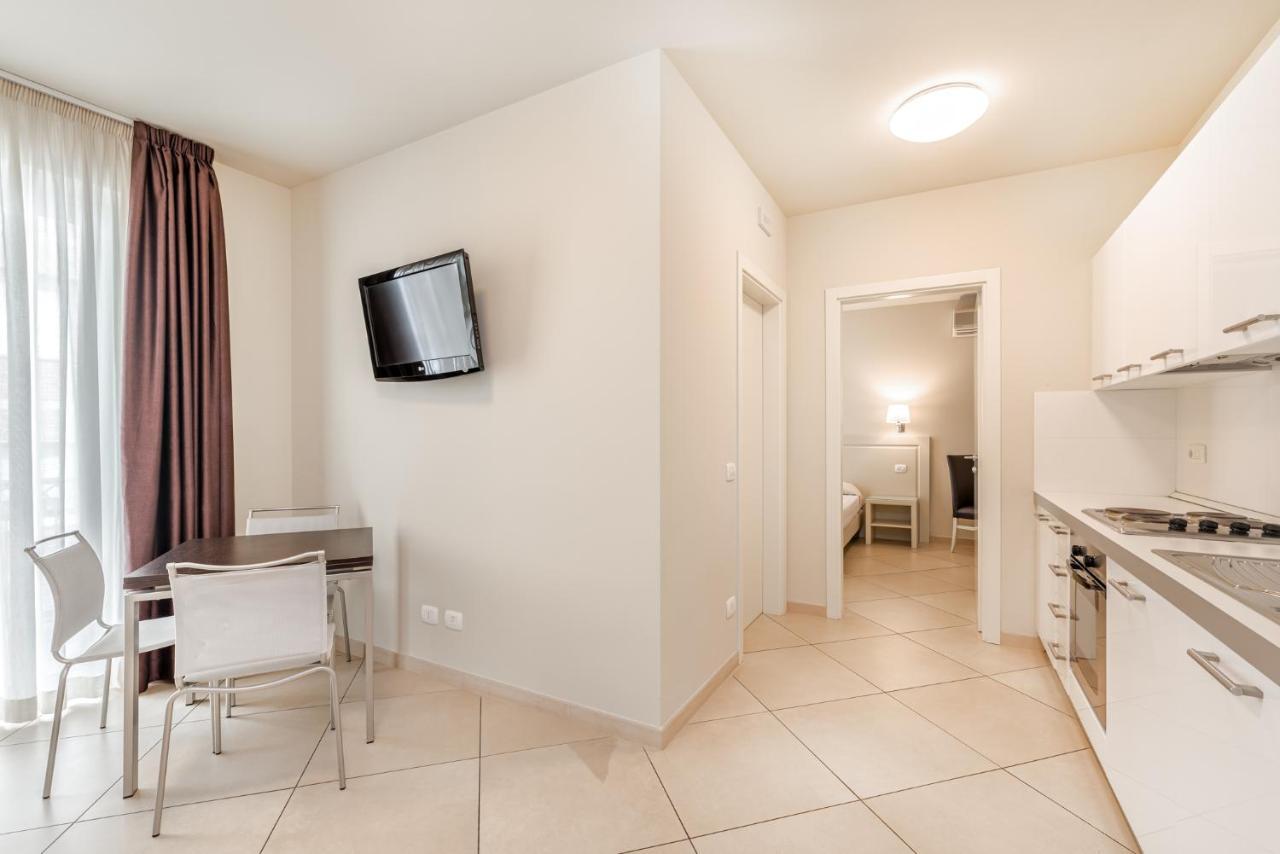 Hotel & Residence Exclusive Marina Di Carrara Exterior photo