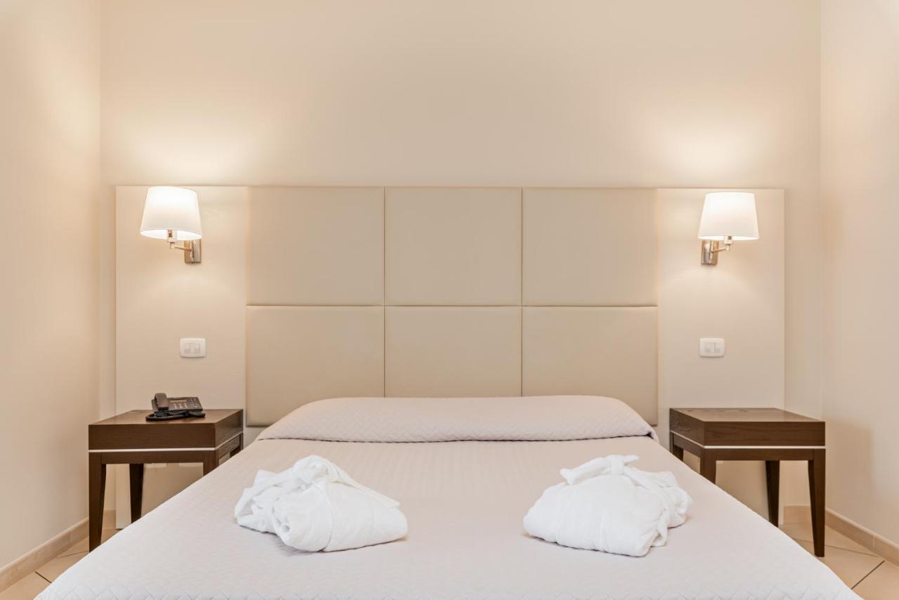 Hotel & Residence Exclusive Marina Di Carrara Exterior photo