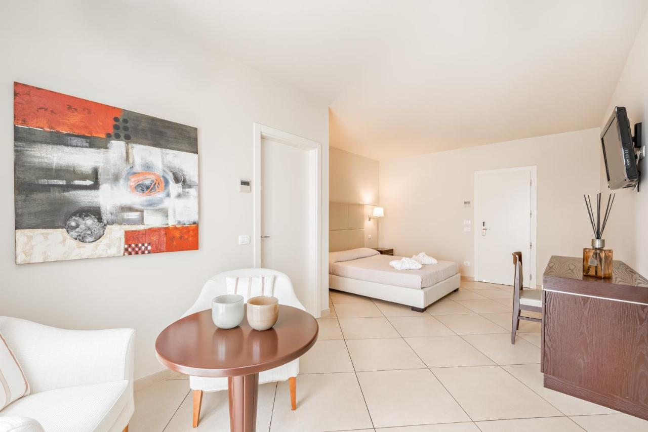 Hotel & Residence Exclusive Marina Di Carrara Exterior photo