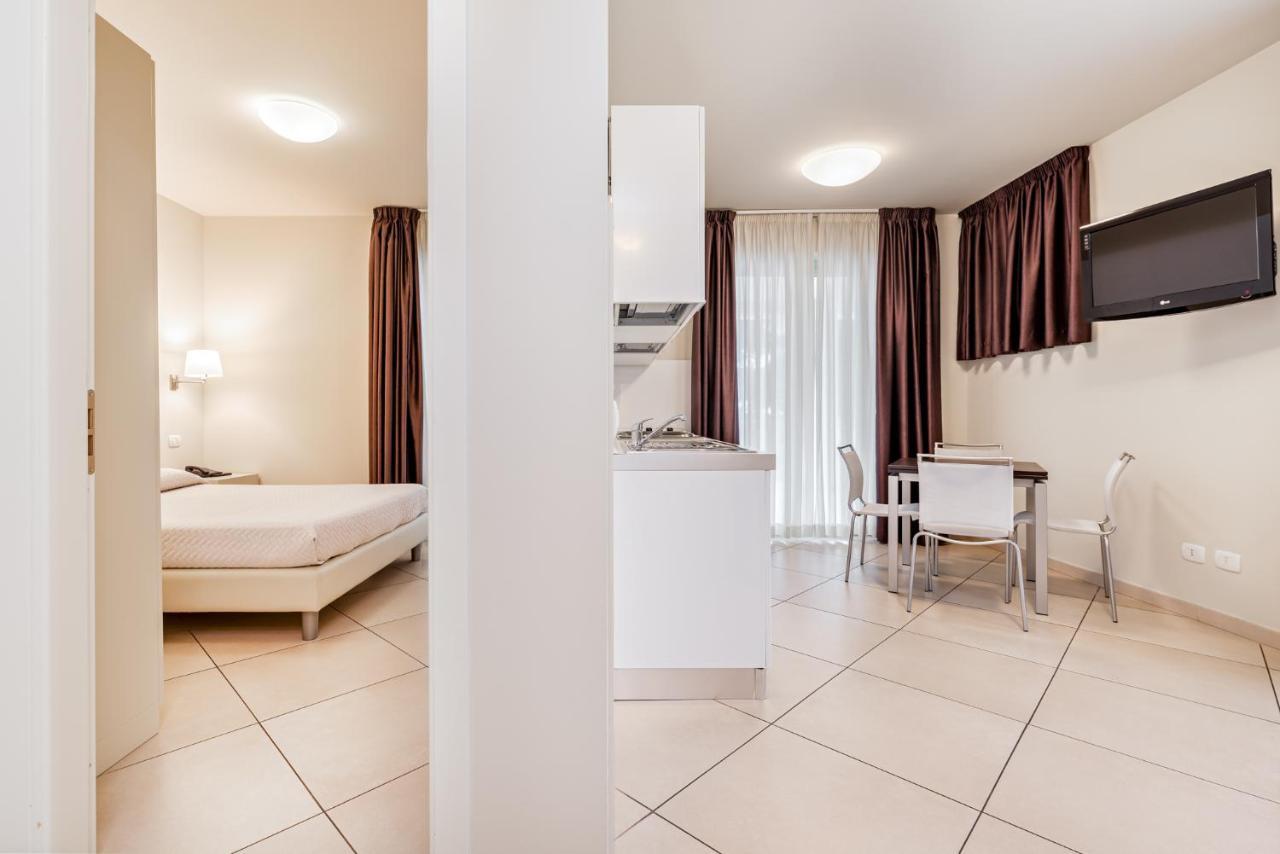 Hotel & Residence Exclusive Marina Di Carrara Exterior photo