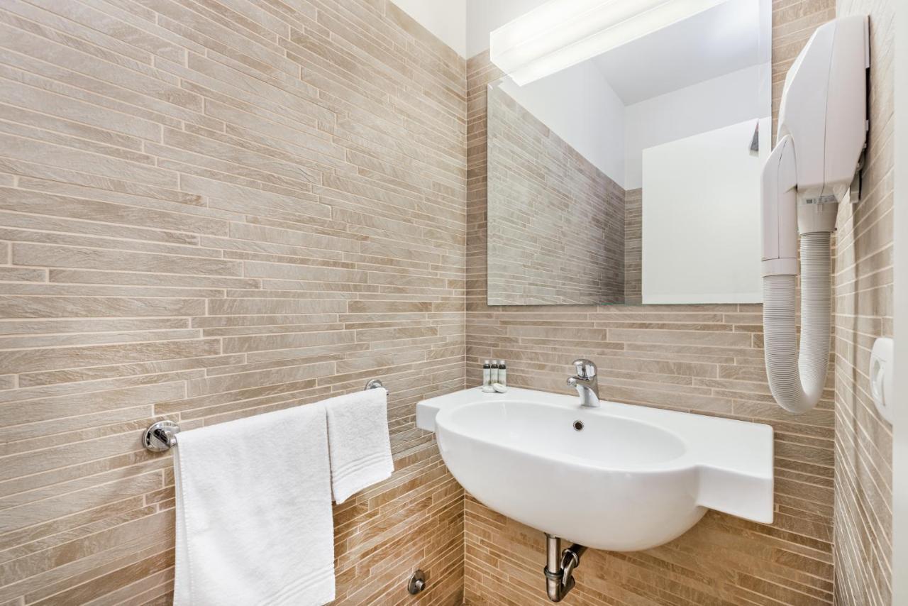 Hotel & Residence Exclusive Marina Di Carrara Exterior photo
