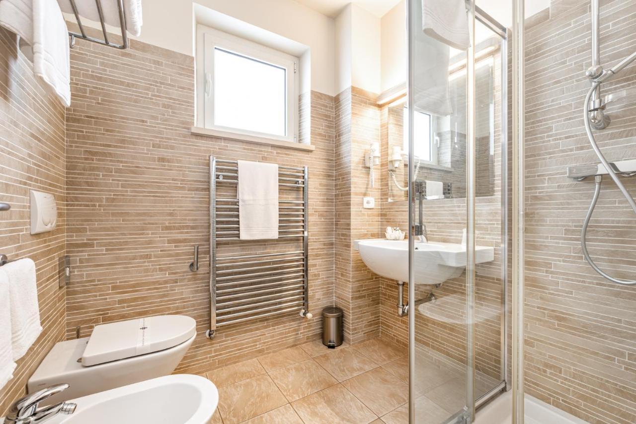 Hotel & Residence Exclusive Marina Di Carrara Exterior photo