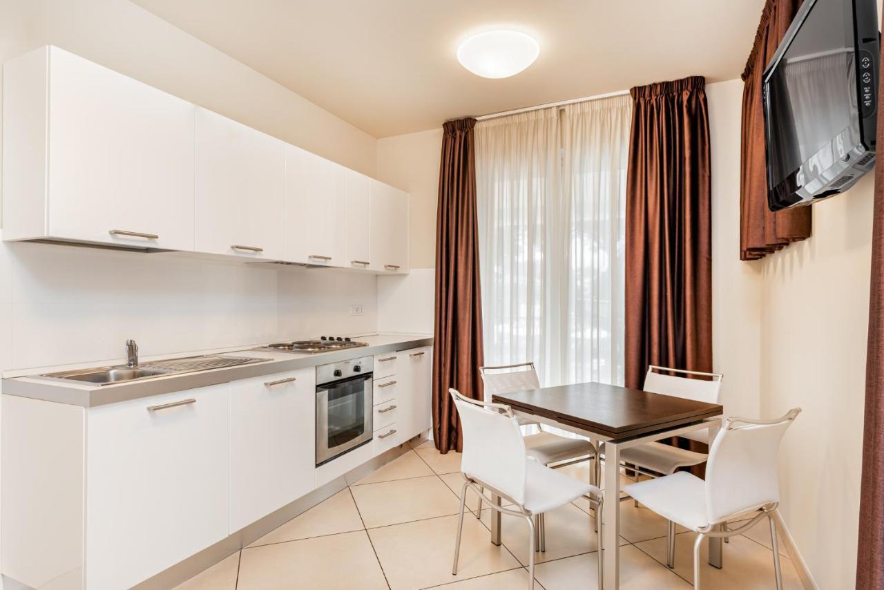 Hotel & Residence Exclusive Marina Di Carrara Exterior photo