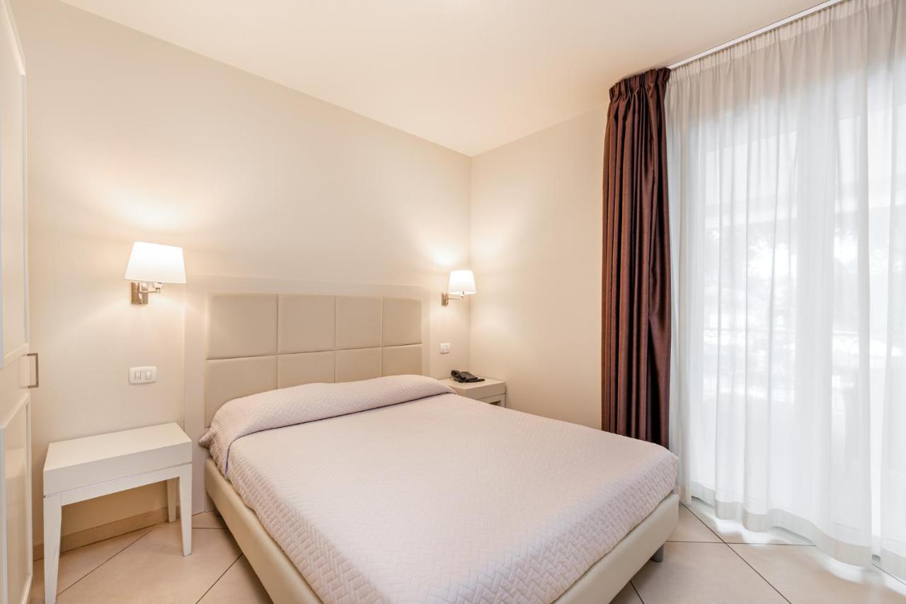 Hotel & Residence Exclusive Marina Di Carrara Exterior photo