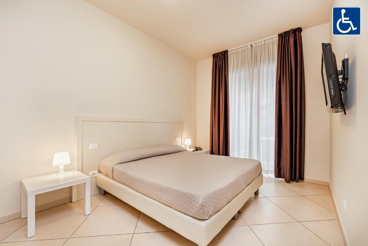 Hotel & Residence Exclusive Marina Di Carrara Exterior photo