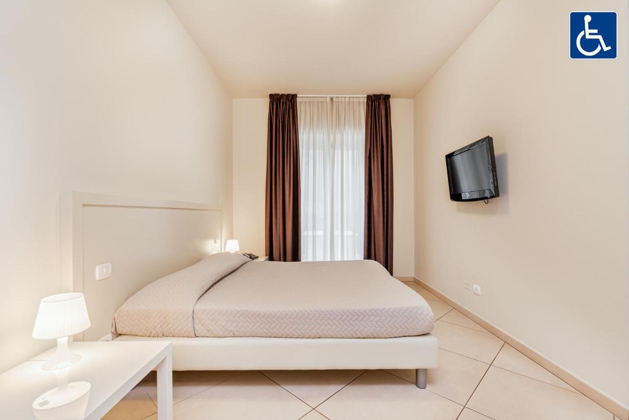 Hotel & Residence Exclusive Marina Di Carrara Exterior photo