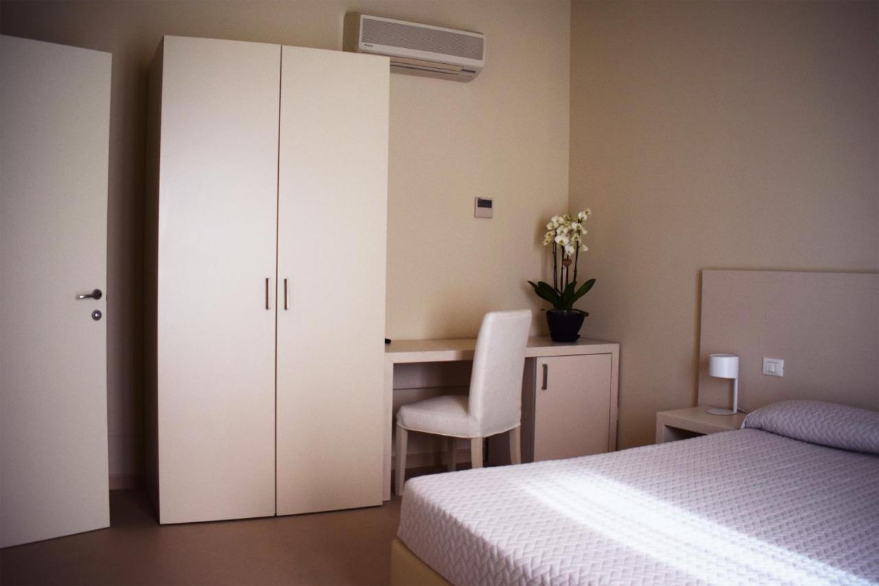 Hotel & Residence Exclusive Marina Di Carrara Exterior photo